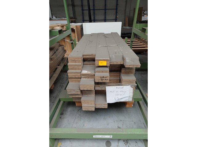 Pallet massieve parket - afbeelding 2 van  3