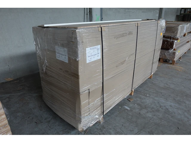 Pallet mdf deurkozijnen - afbeelding 3 van  3