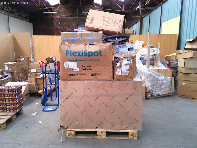 Pallet met 40 artikelen, klantretour amazon klasse c - afbeelding 1 van  4