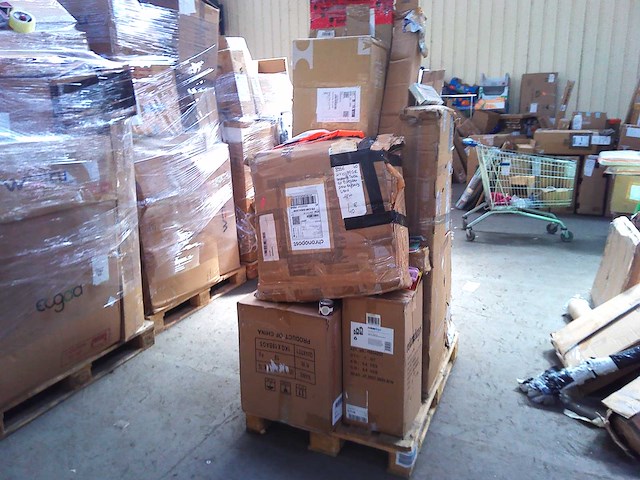 Pallet met 40 artikelen, klantretour amazon klasse c - afbeelding 1 van  6