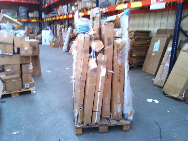 Pallet met 40 artikelen, klantretour amazon klasse c - afbeelding 1 van  4
