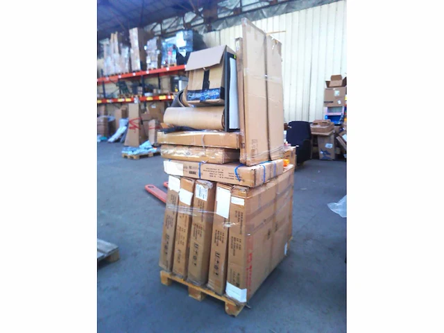 Pallet met 40 artikelen, klantretour amazon klasse c - afbeelding 1 van  4