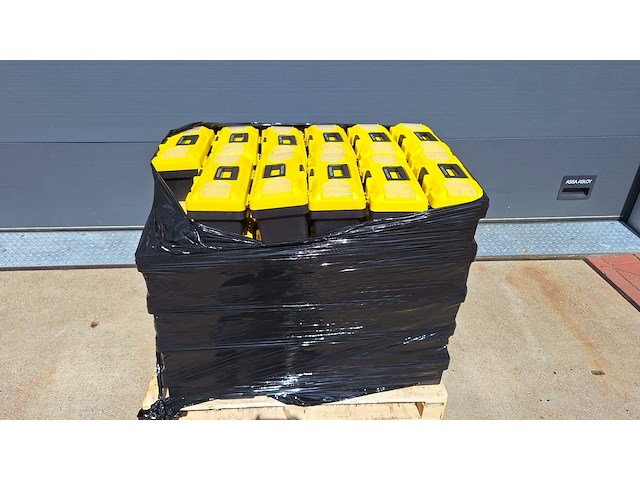 Pallet met 40 gereedschapskisten - afbeelding 1 van  1