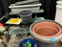 Pallet met bloempotten - bloemenrek - bloembakken - afbeelding 2 van  6