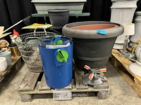 Pallet met bloempotten - bloemenrek - bloembakken - afbeelding 3 van  6