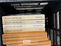 Pallet met boeken - enclopedieën - afbeelding 3 van  7