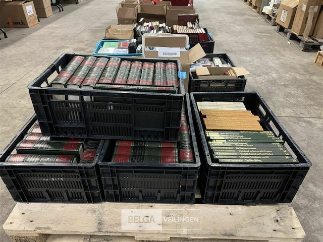Pallet met boeken - enclopedieën - afbeelding 7 van  7