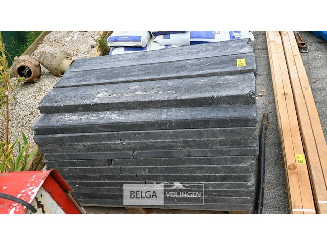 Pallet met borduren - afbeelding 2 van  3