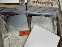 Pallet met div tegels