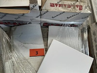 Pallet met div tegels - afbeelding 2 van  5