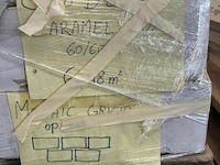 Pallet met div tegels - afbeelding 4 van  5