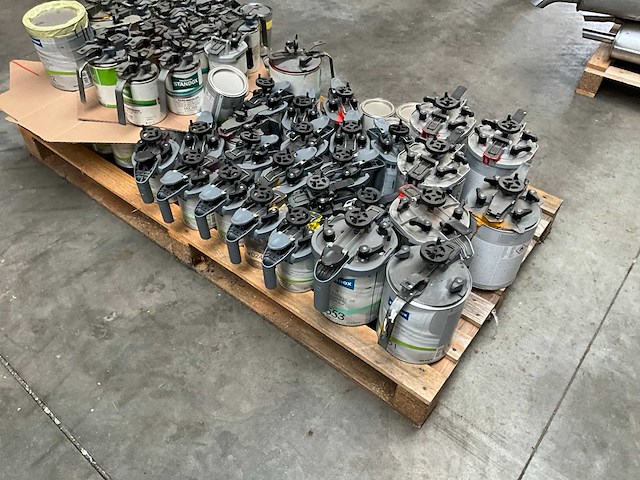 Pallet met diverse autolakken - afbeelding 5 van  5