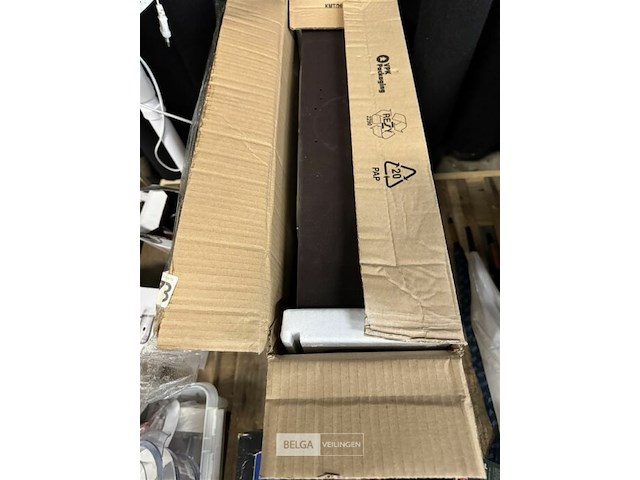 Pallet met diverse goederen - afbeelding 9 van  9