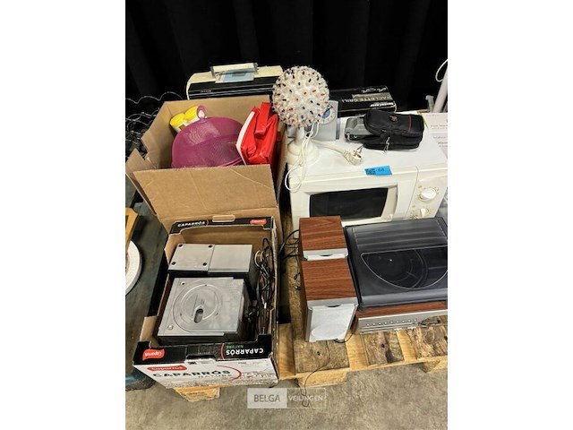 Pallet met diverse goederen - afbeelding 2 van  8