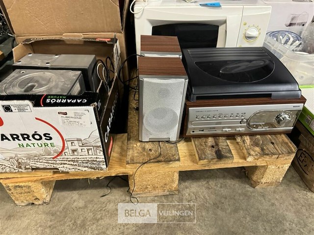 Pallet met diverse goederen - afbeelding 3 van  8