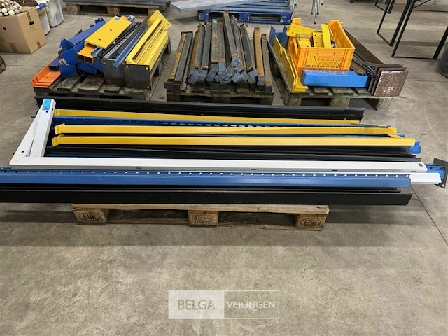 Pallet met diverse soorten ijzer - afbeelding 1 van  5