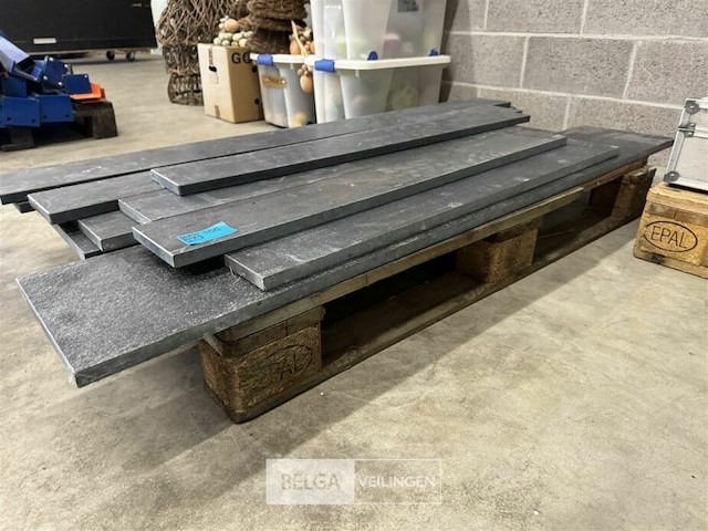 Pallet met diverse venstertabletten - afbeelding 3 van  4