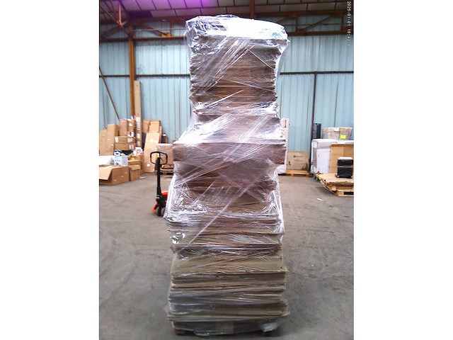 Pallet met dozen - afbeelding 3 van  4