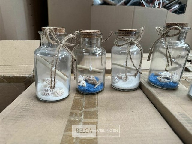 Pallet met inhoud deco vaasjes met schelpen - afbeelding 3 van  7