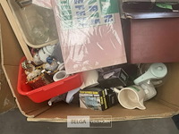 Pallet met inhoud diverse consumenten goederen - afbeelding 6 van  7