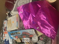 Pallet met inhoud diverse consumenten goederen - afbeelding 5 van  8