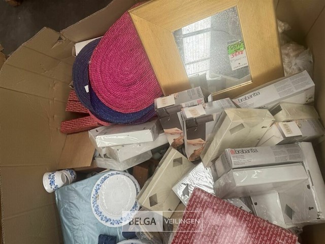Pallet met inhoud diverse consumenten goederen - afbeelding 5 van  7