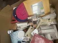 Pallet met inhoud diverse consumenten goederen - afbeelding 5 van  7