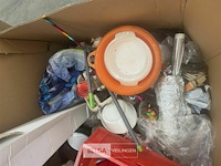 Pallet met inhoud diverse consumenten goederen - afbeelding 4 van  7