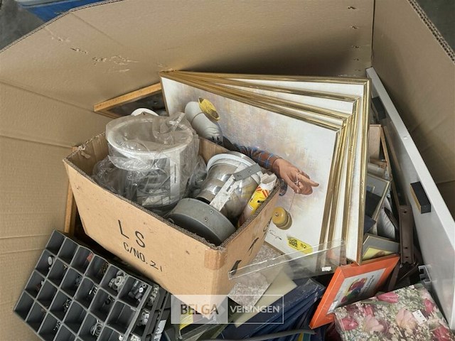 Pallet met inhoud diverse consumenten goederen - afbeelding 5 van  7