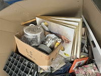 Pallet met inhoud diverse consumenten goederen - afbeelding 5 van  7