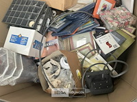 Pallet met inhoud diverse consumenten goederen - afbeelding 7 van  7
