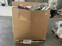 Pallet met inhoud diverse consumenten goederen