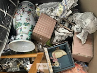 Pallet met inhoud diverse consumenten goederen - afbeelding 5 van  6
