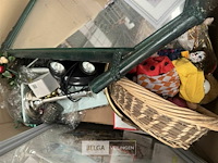 Pallet met inhoud diverse consumenten goederen - afbeelding 5 van  7