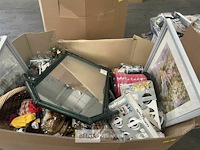 Pallet met inhoud diverse consumenten goederen - afbeelding 6 van  7