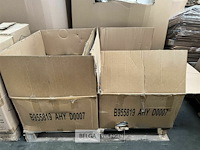 Pallet met inhoud diverse consumenten goederen - afbeelding 2 van  7