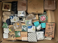 Pallet met inhoud diverse consumenten goederen - afbeelding 4 van  7
