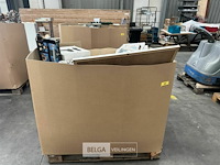 Pallet met inhoud diverse consumenten goederen