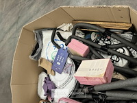 Pallet met inhoud diverse consumenten goederen - afbeelding 4 van  7