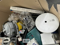 Pallet met inhoud diverse consumenten goederen - afbeelding 5 van  8