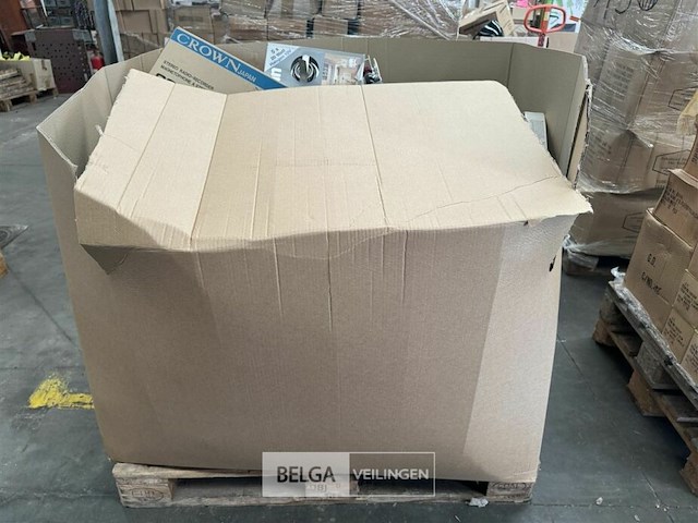 Pallet met inhoud diverse consumenten goederen - afbeelding 8 van  8