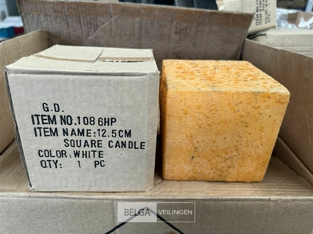 Pallet met inhoud diverse soorten en modellen kaarsen - afbeelding 3 van  12