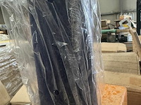 Pallet met inhoud diverse soorten en modellen kaarsen - afbeelding 9 van  12