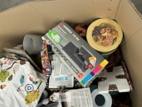 Pallet met inhoud ongecontroleerde goederen - afbeelding 4 van  8