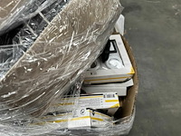 Pallet met inhoud ongecontroleerde goederen - afbeelding 3 van  6