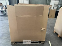 Pallet met inhoud ongecontroleerde goederen - afbeelding 2 van  7