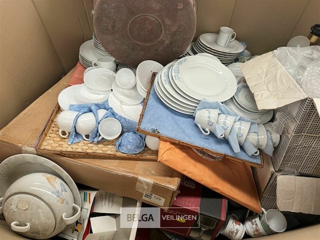 Pallet met inhoud ongecontroleerde goederen - afbeelding 6 van  7