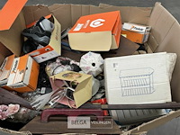 Pallet met inhoud ongecontroleerde goederen - afbeelding 3 van  8