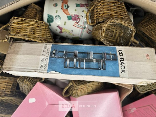Pallet met inhoud ongecontroleerde goederen - afbeelding 8 van  8