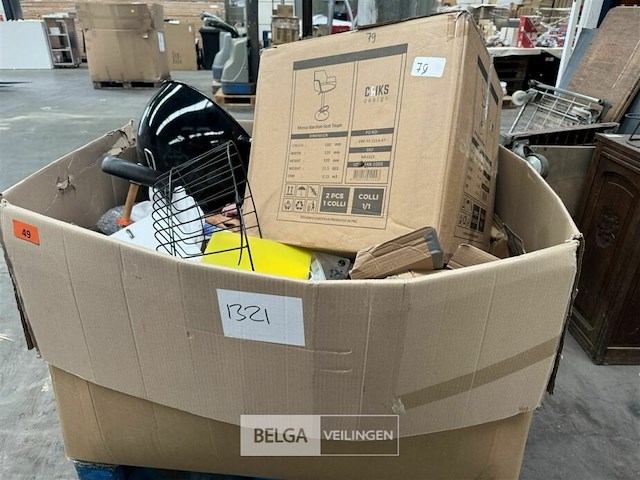 Pallet met inhoud ongecontroleerde retour goederen - afbeelding 1 van  3